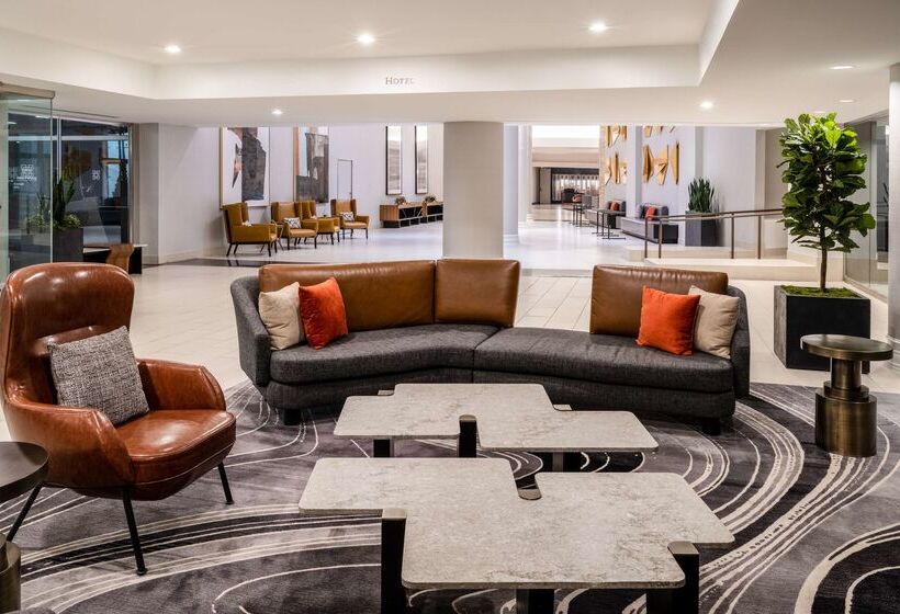 هتل Hilton Dallas Lincoln Centre