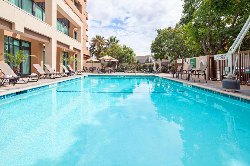 هتل Holiday Inn Palmdale Lancaster, An Ihg