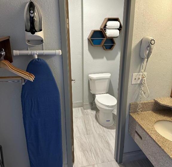 ホテル Hometowne Studios By Red Roof Auburn Hills