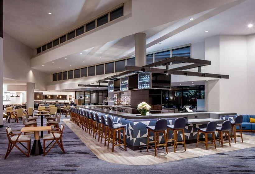 هتل Hyatt Regency Santa Clara