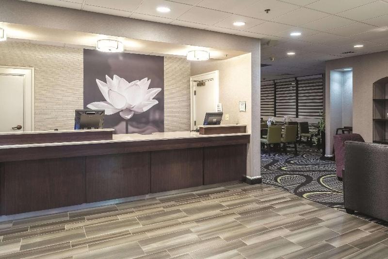 فندق Howard Johnson By Wyndham Sacramento Downtown
