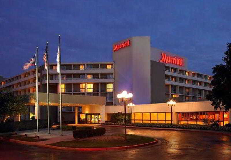 هتل Marriott At The University Of Dayton
