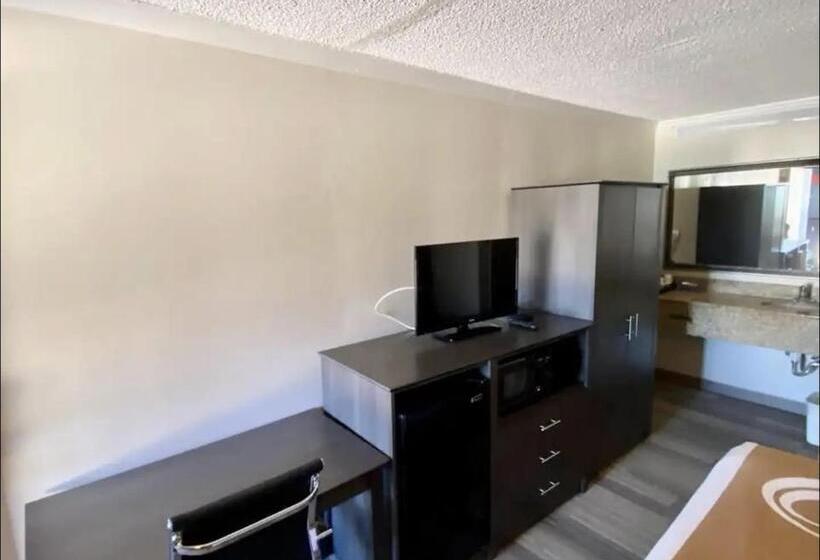 هتل Hibiscus Inn & Suites