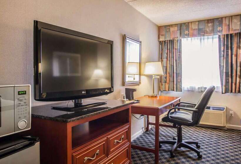 Отель Quality Inn & Suites St Charles West Chicago