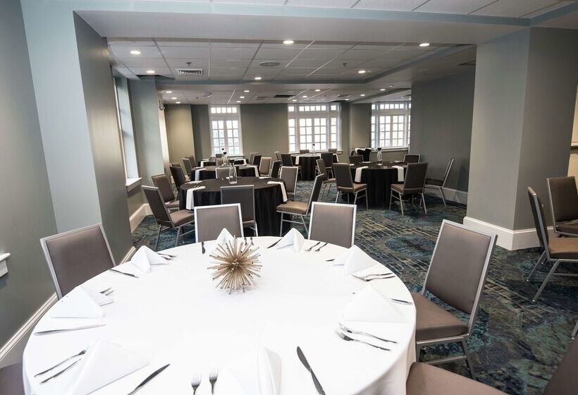 Redmont Hotel Birmingham, Curio Collection By Hilton