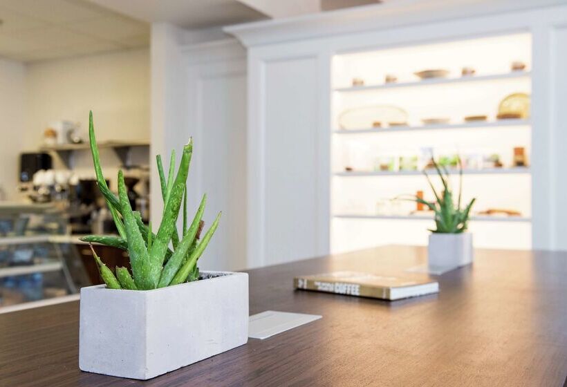 Redmont Hotel Birmingham, Curio Collection By Hilton