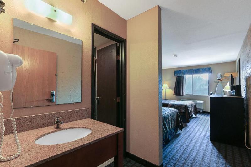 בית מלון כפרי Rodeway Inn Austin