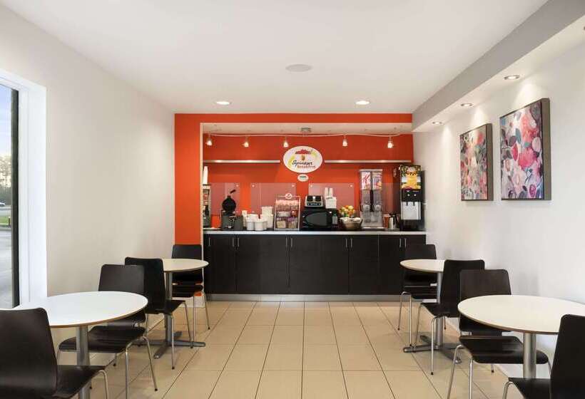 فندق Super 8 By Wyndham Ormond Beach