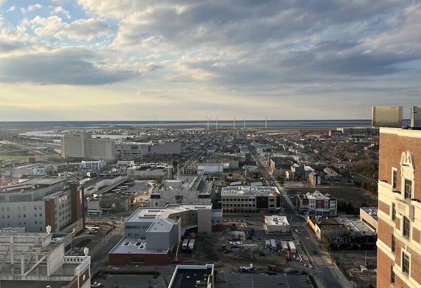 ホテル The Claridge