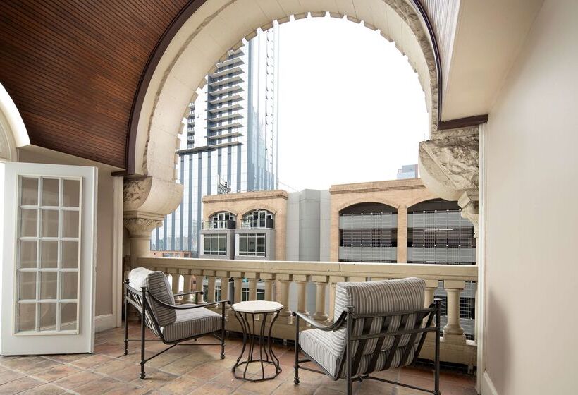 هتل The Driskill