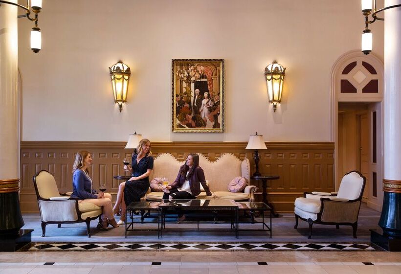 هتل The Driskill