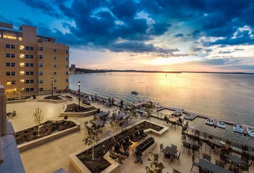 هتل The Edgewater