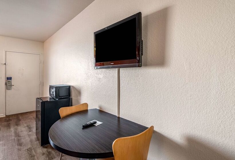 Motel 6 Portsmouth, Va