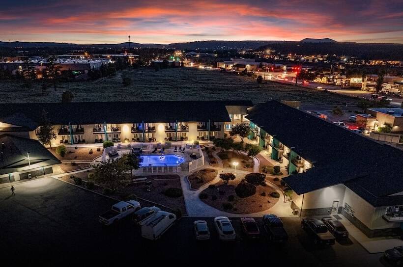 מוטל Elev8 Flagstaff I40 Exit 198 Butler Ave