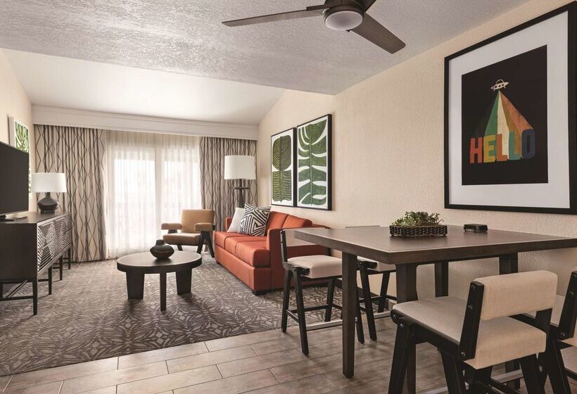 استراحتگاه Zachari Dunes On Mandalay Beach, Curio Collection By Hilton