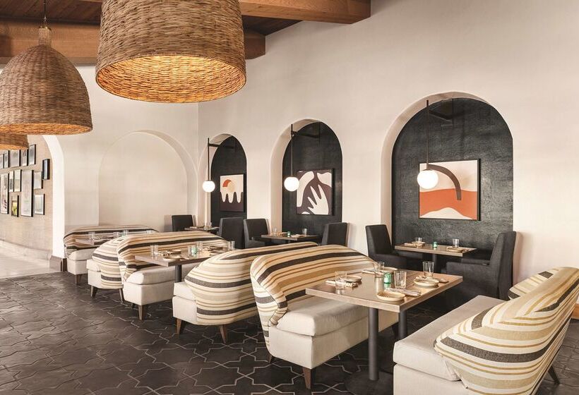 استراحتگاه Zachari Dunes On Mandalay Beach, Curio Collection By Hilton