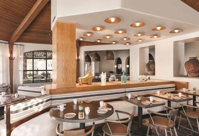استراحتگاه Zachari Dunes On Mandalay Beach, Curio Collection By Hilton