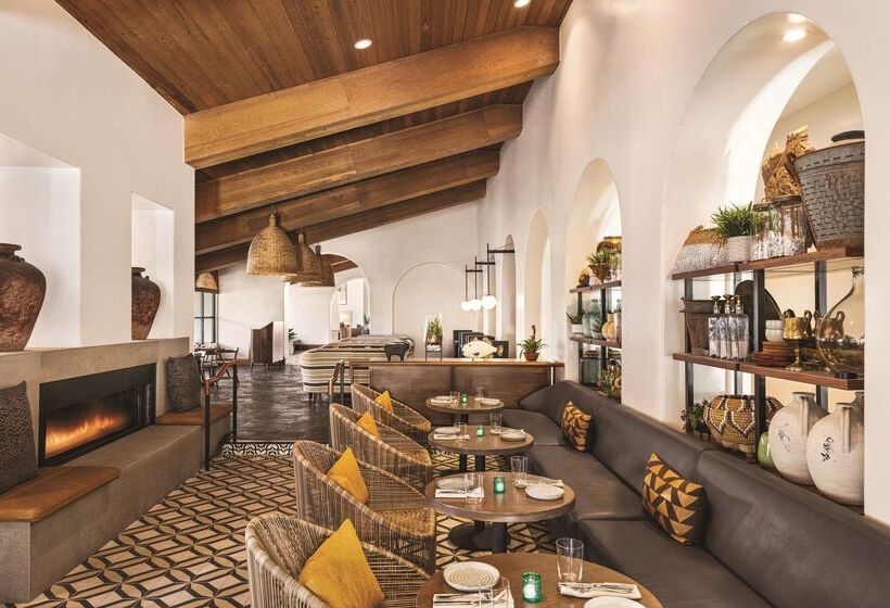 استراحتگاه Zachari Dunes On Mandalay Beach, Curio Collection By Hilton