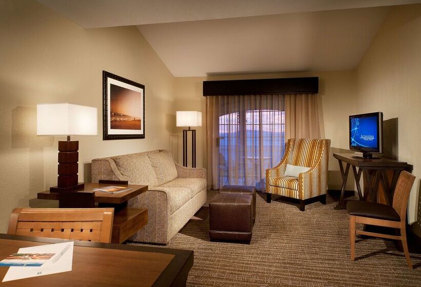 استراحتگاه Zachari Dunes On Mandalay Beach, Curio Collection By Hilton