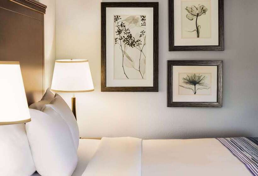 هتل Americinn By Wyndham Madison West