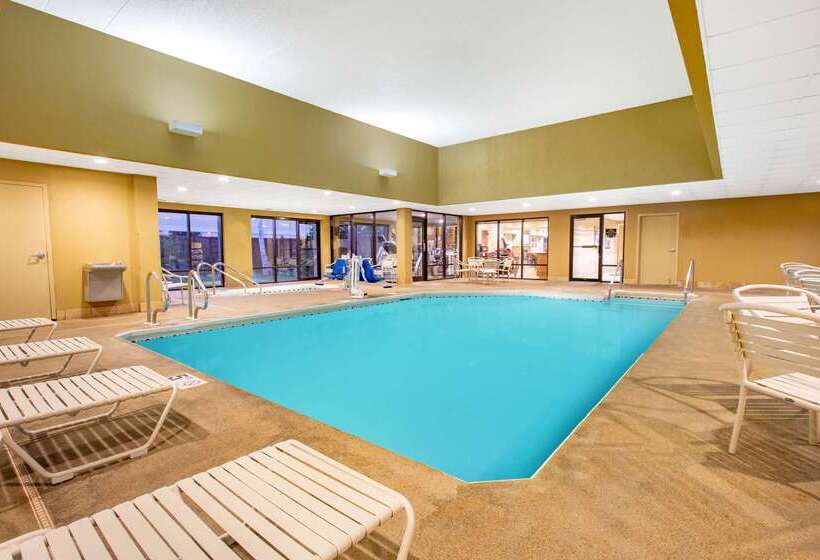 هتل Americinn By Wyndham Madison West