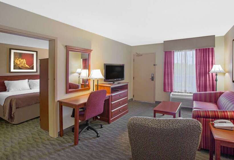 فندق Baymont By Wyndham Camp Lejeune