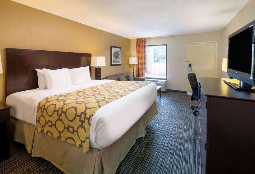 هتل Baymont By Wyndham Columbus Ga