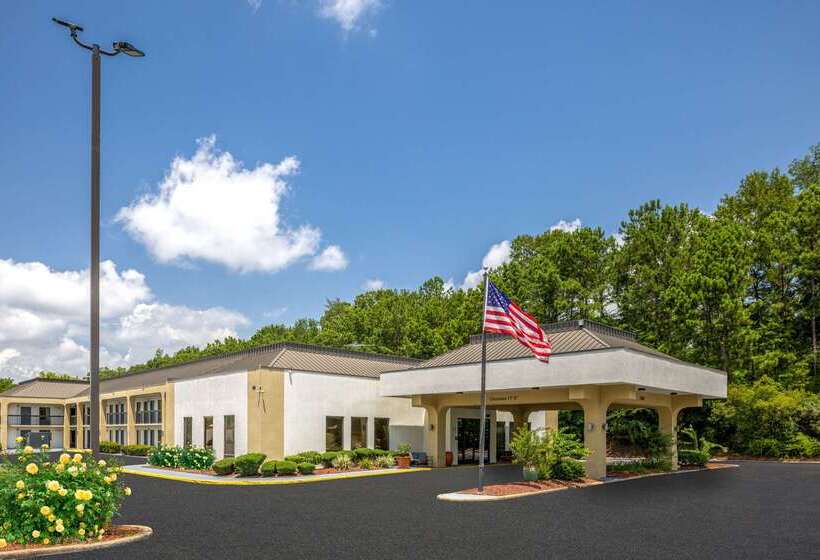 هتل Baymont By Wyndham Columbus Ga