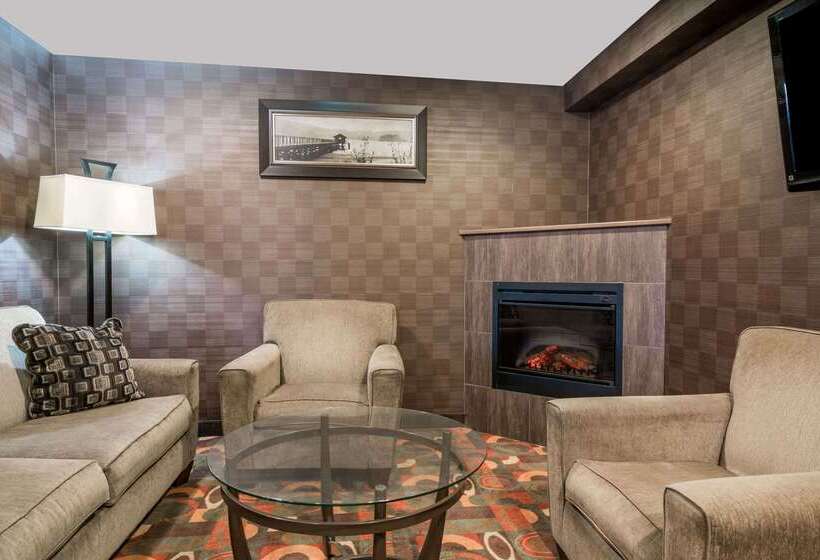هتل Baymont By Wyndham Eau Claire Wi