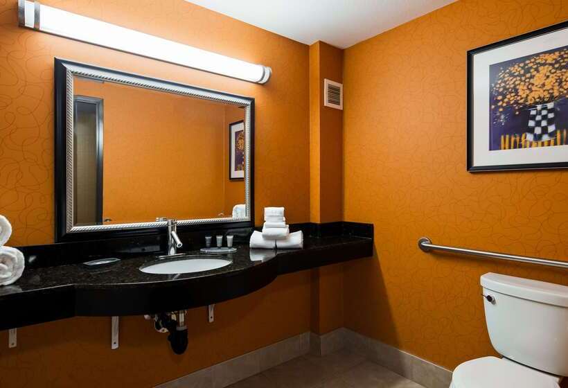 هتل Best Western Plus Fresno Airport