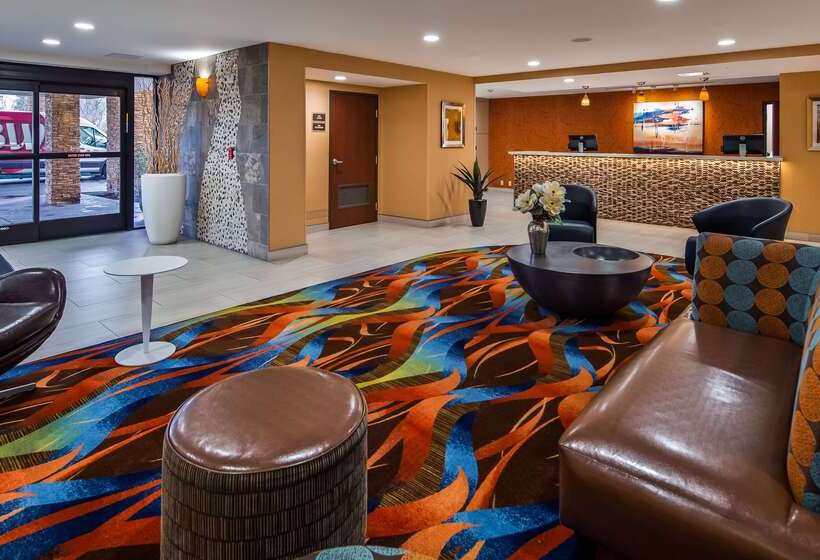 هتل Best Western Plus Fresno Airport