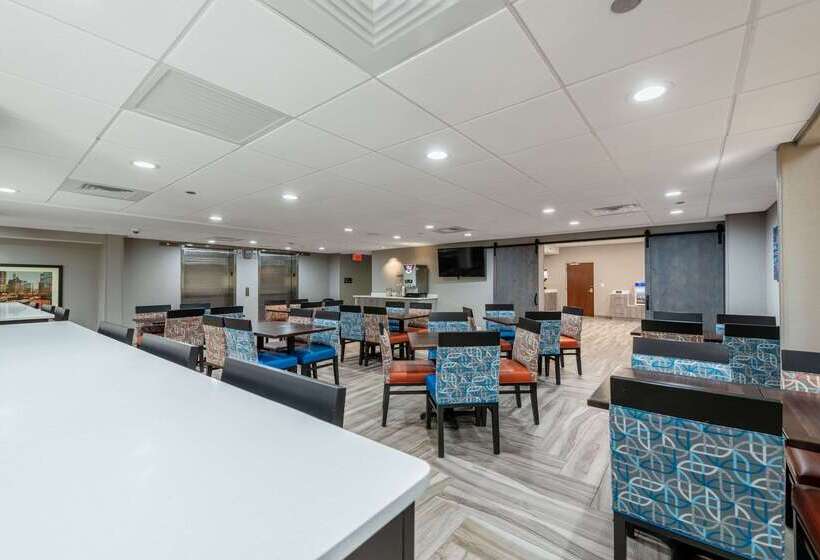 هتل Comfort Inn Chicago Schaumburg  O Hare Airport