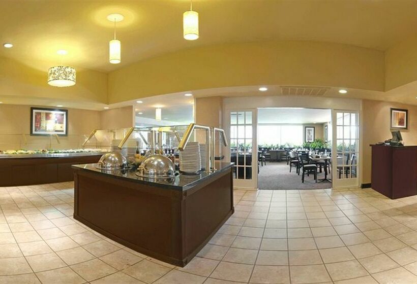 هتل Radisson Oklahoma City Northwest