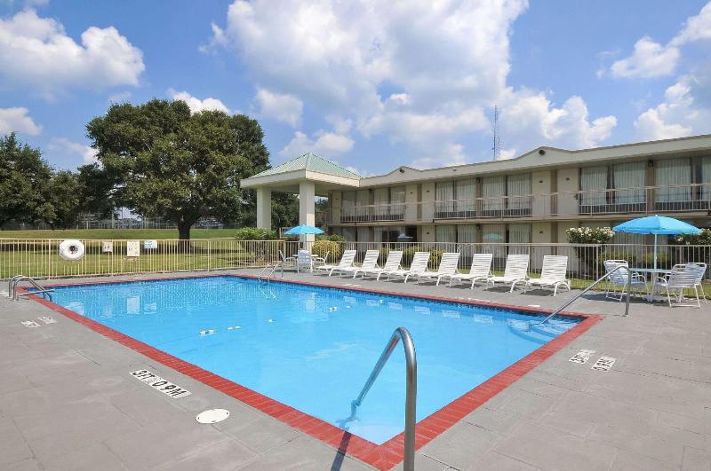 호텔 Days Inn By Wyndham Forrest City