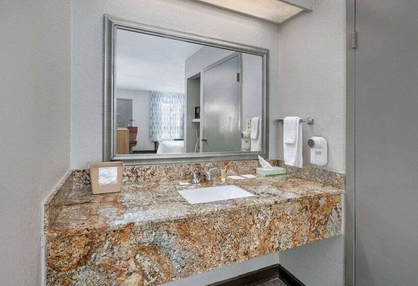 فندق Days Inn By Wyndham Greenville Ms