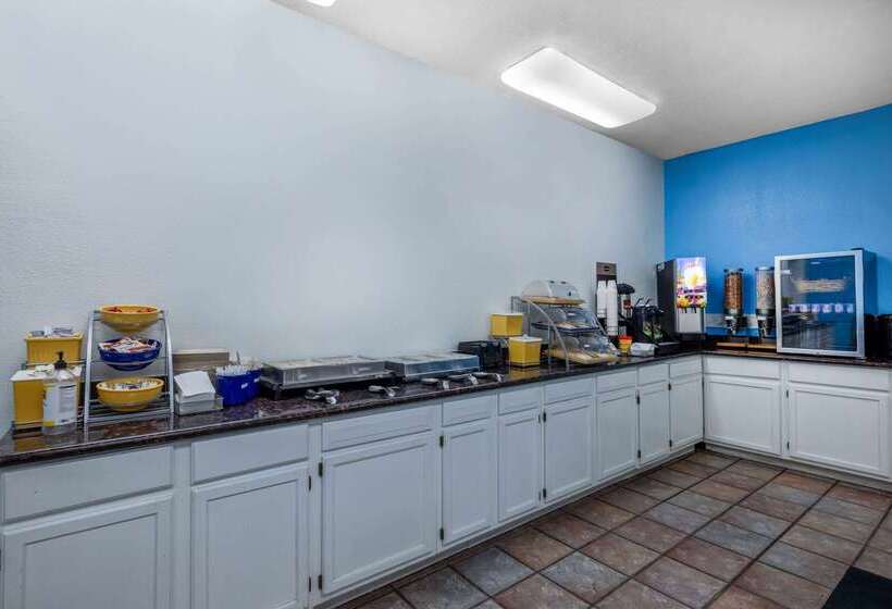 هتل Days Inn By Wyndham Roswell