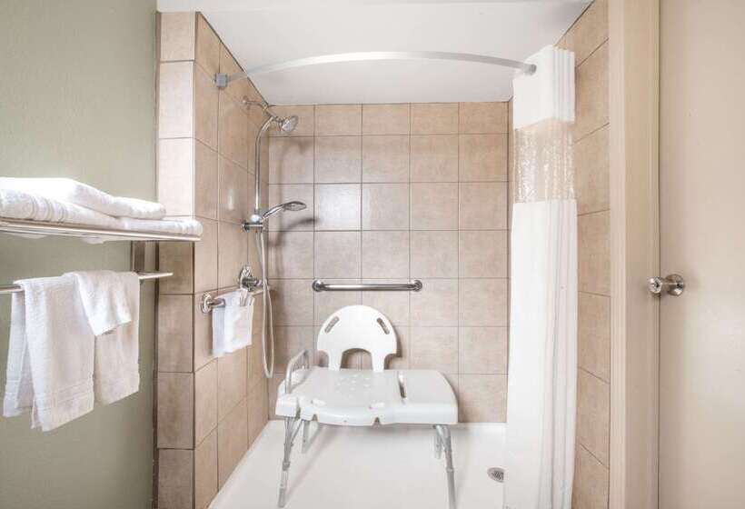 هتل Days Inn By Wyndham Roswell