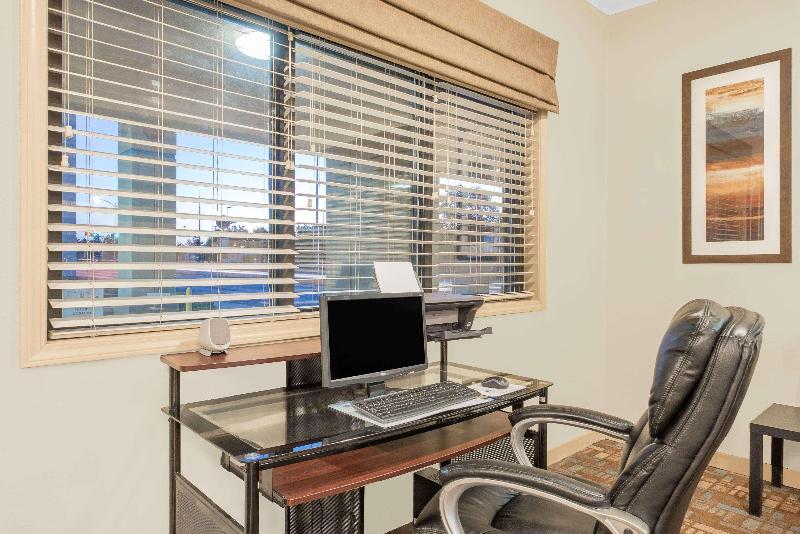 هتل Days Inn By Wyndham Roswell
