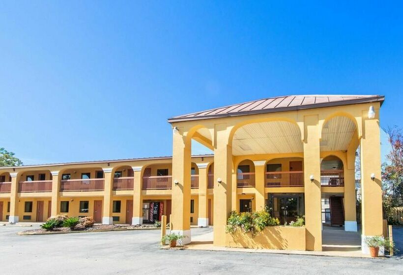 בית מלון כפרי Days Inn By Wyndham Opelika