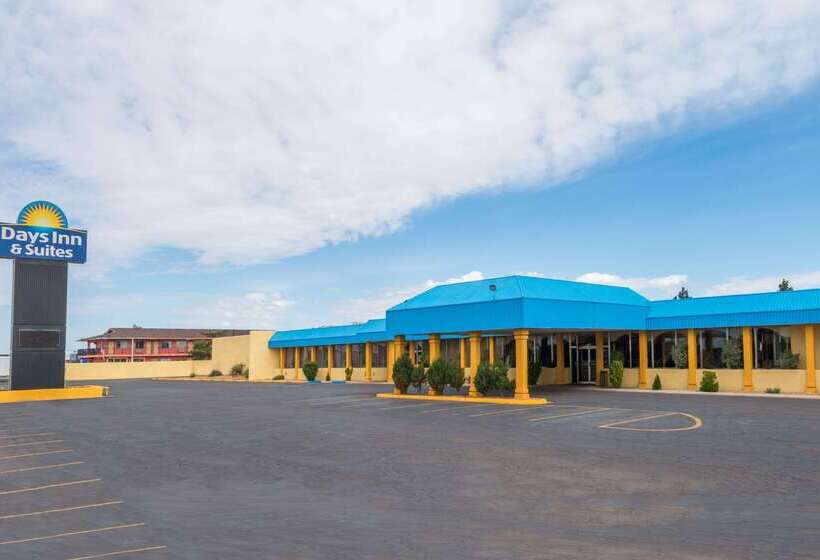 هتل Days Inn & Suites By Wyndham Clovis