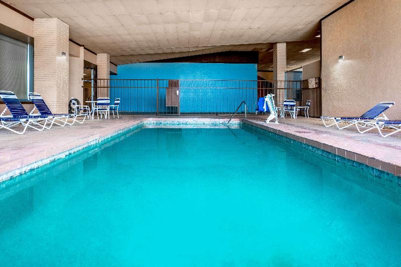 هتل Days Inn & Suites By Wyndham Clovis