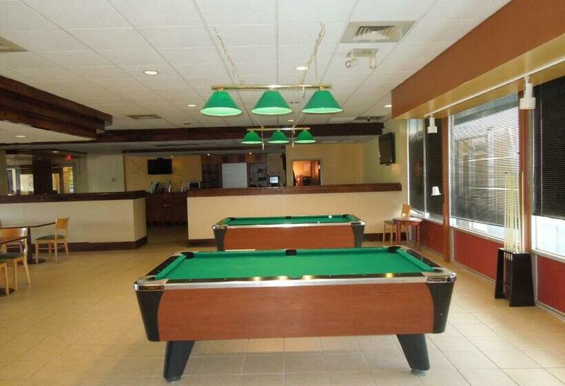 호텔 Lorain Studio Suites