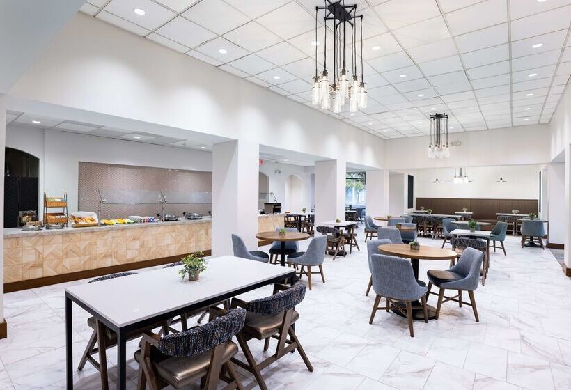 Doubletree By Hilton Houston Medical Center Hotel & Suites