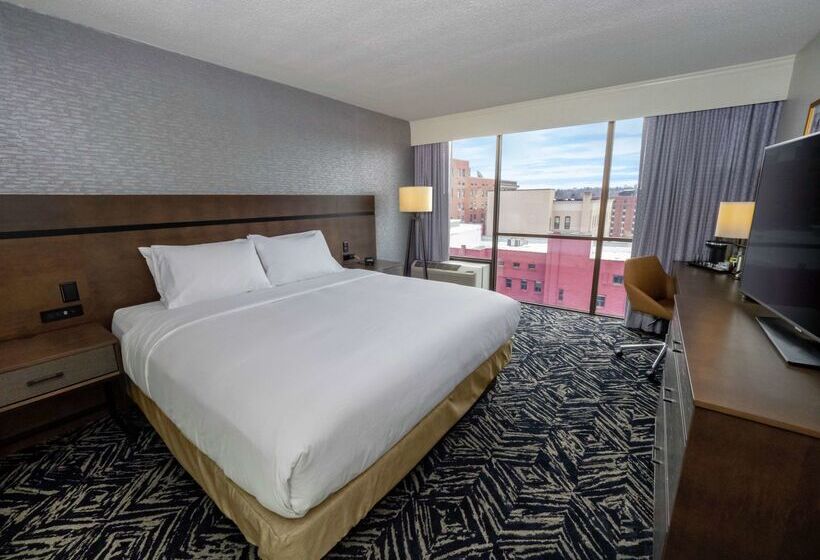 هتل Doubletree By Hilton Jamestown