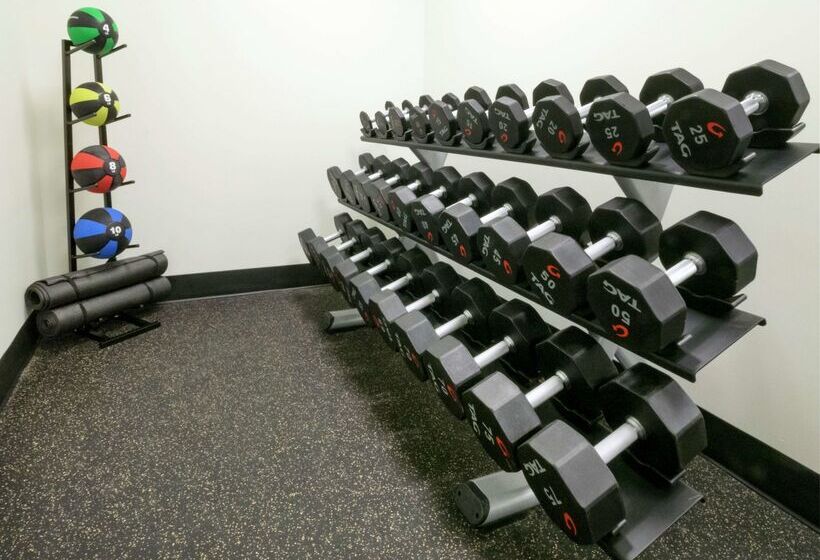 فندق Doubletree By Hilton Jamestown
