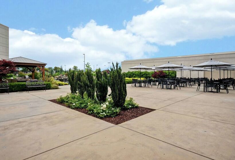 Doubletree By Hilton Hotel Pleasanton At The Club