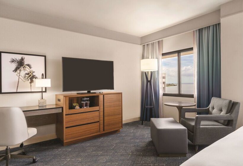 בית מלון כפרי Doubletree By Hilton Tampa Rocky Point Waterfront