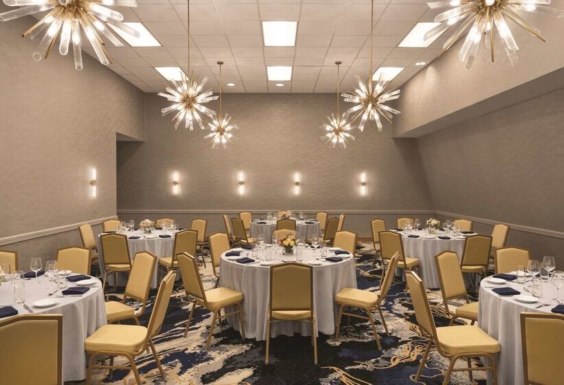בית מלון כפרי Doubletree By Hilton Tampa Rocky Point Waterfront