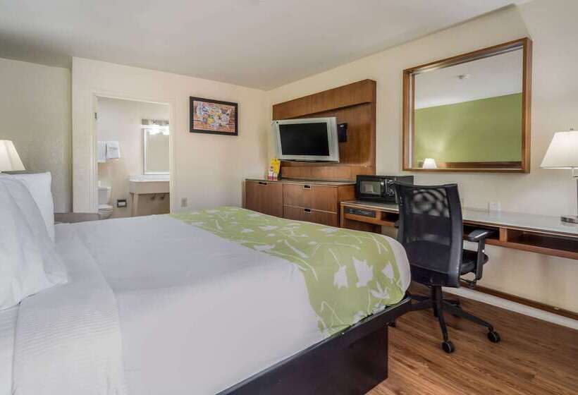 هتل Econo Lodge Atlanta Airport East