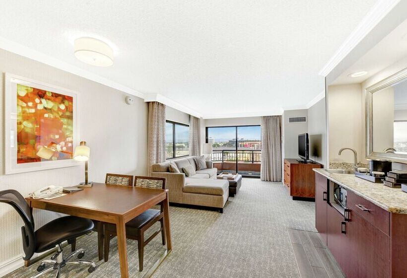فندق Embassy Suites By Hilton Anaheim Orange